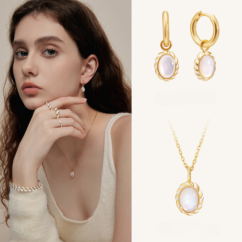 Goldier Necklace Set