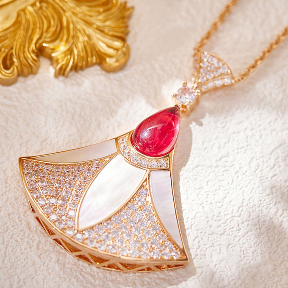 Copper gold-plated white shell small skirt gemstone necklace