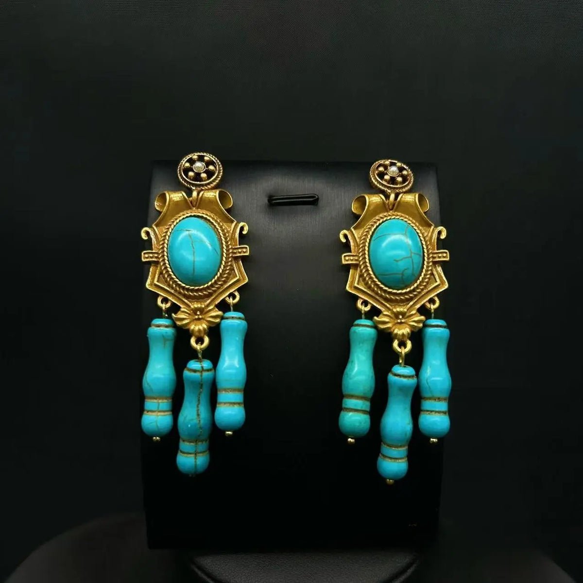 Parure collier et boucles d'oreilles vintage avec perles turquoise et pompon