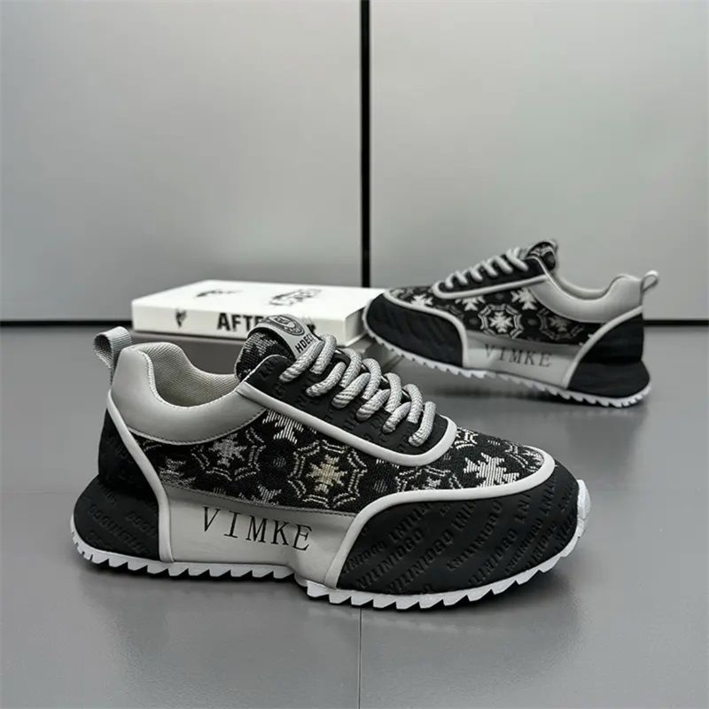 Fashion heightening soft sole non-slip wear-resistant Running shoes and sports shoes for men