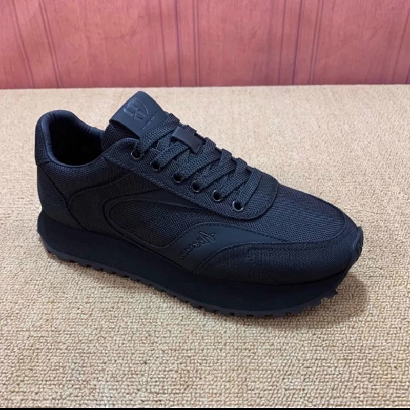 Versatile lightweight soft-soled wear-resistant casual shoes Running shoes and sports shoes for men sneakers