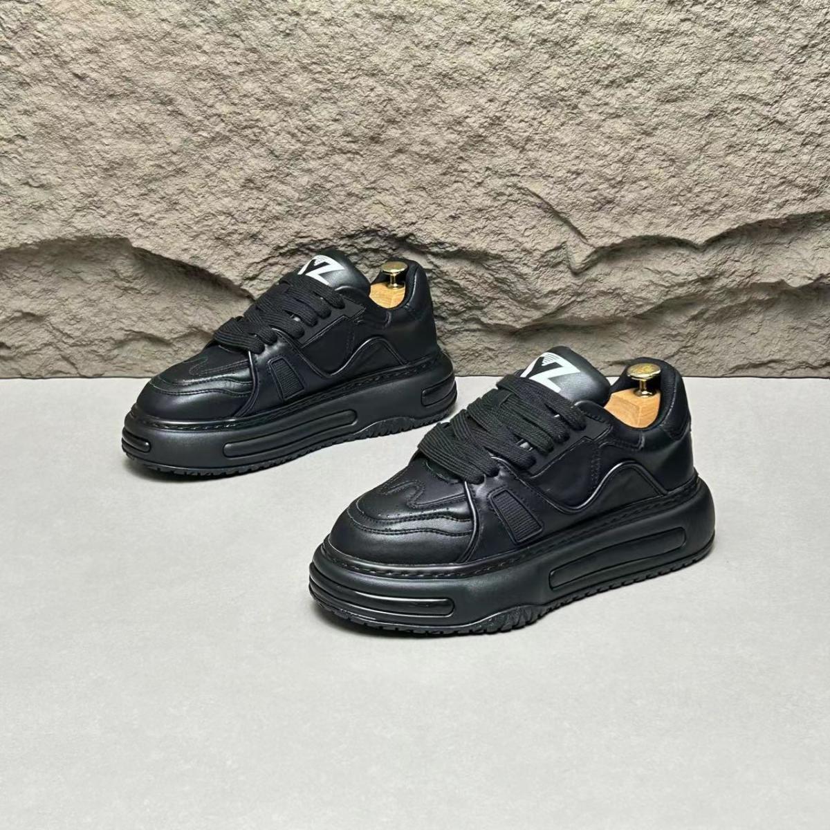 Summer comfortable thick-soled heightening sneakers Running shoes and sports shoes for men