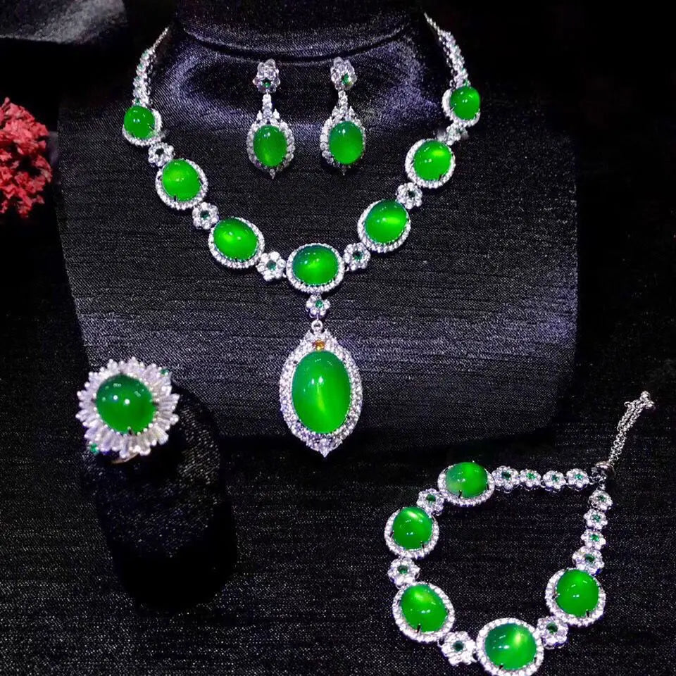 Parure de bijoux quatre pièces en diamant et pierres précieuses de mode