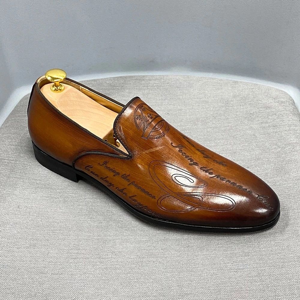 Fashion business leather carving loafers