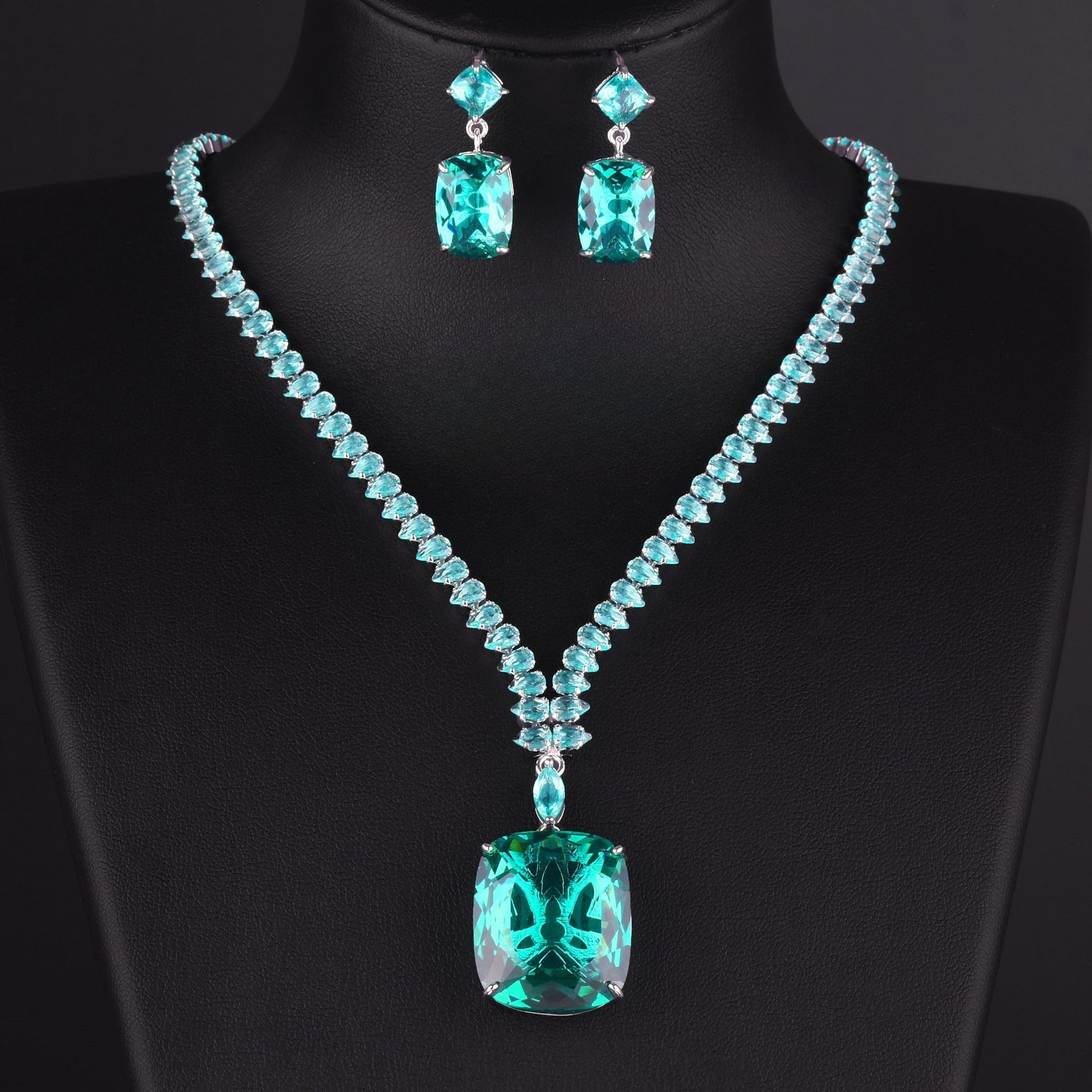 Fashion Sapphire Necklace 20 Carat Colored Treasure Set