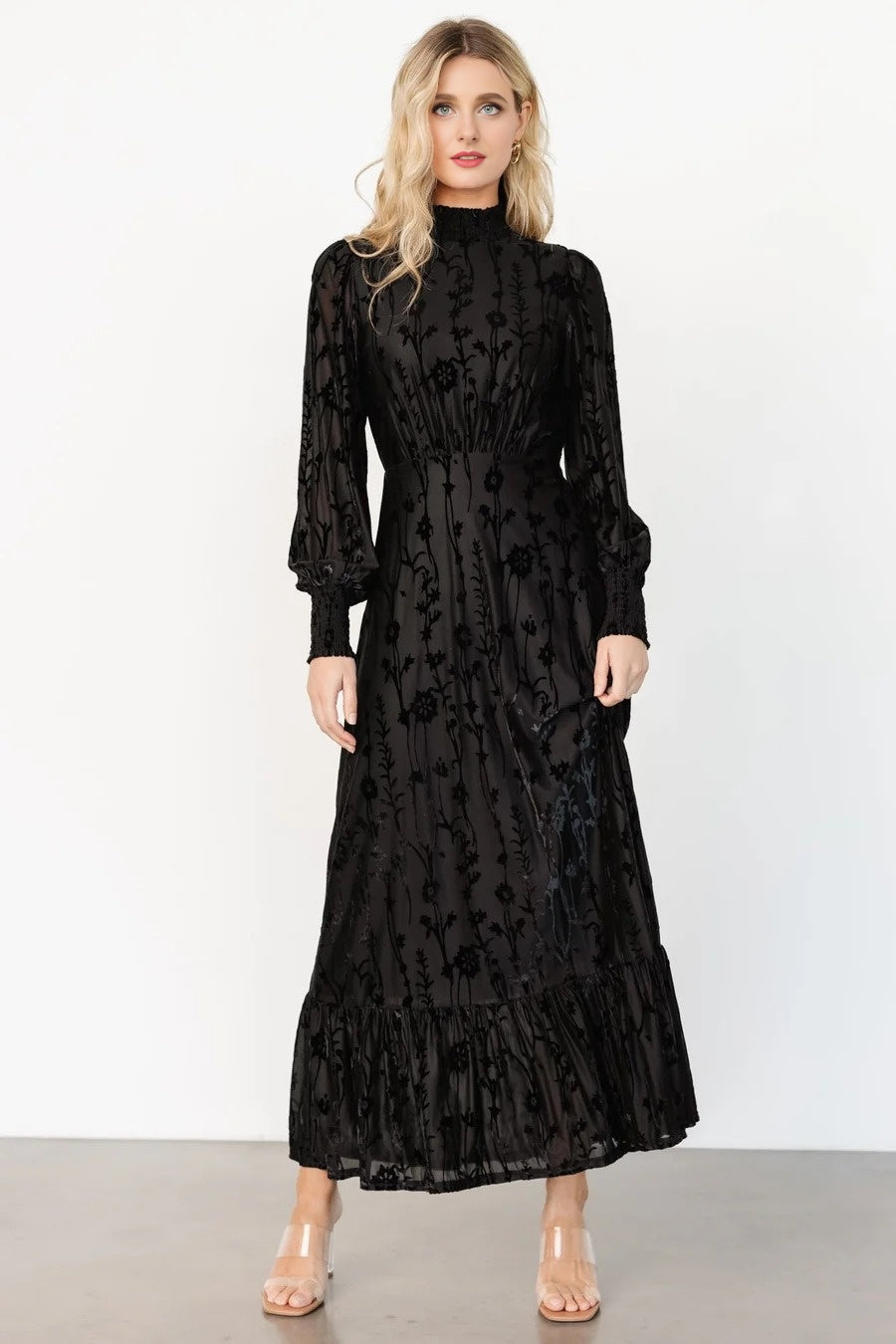 Fashion pleated long-sleeved dress