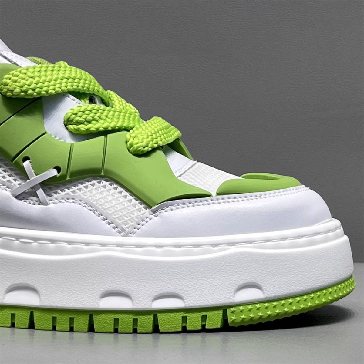 Fashion versatile mesh casual shoes Running shoes and sports shoes for men sneakers