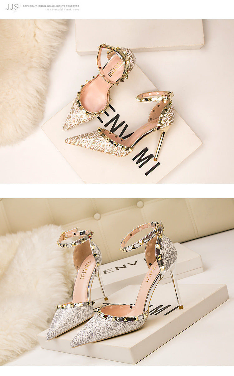 Pointed hollow rivets with high-heeled sandals