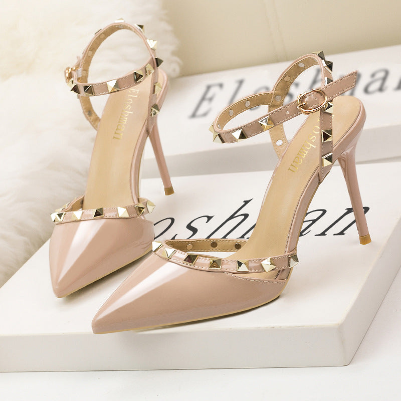 Simple rivet hollow word with high heels