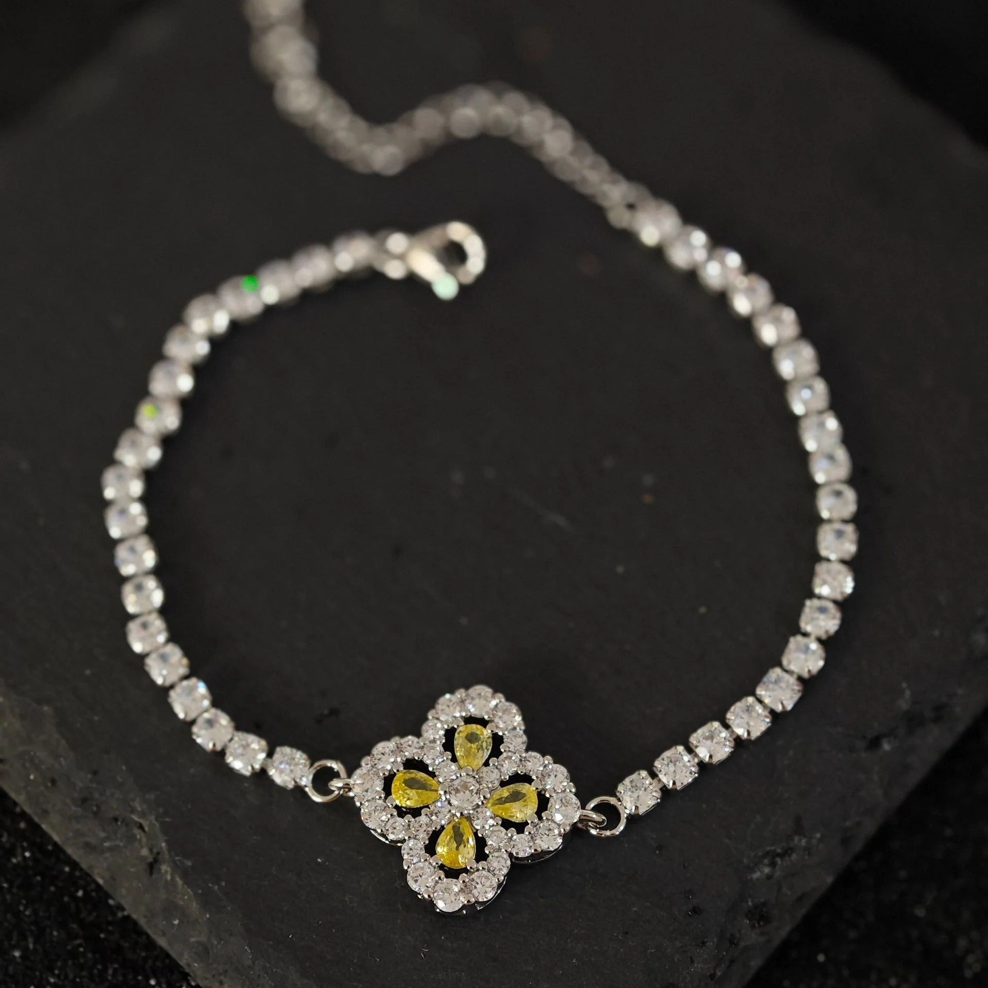 Light luxury titanium steel color four-leaf clover bracelet