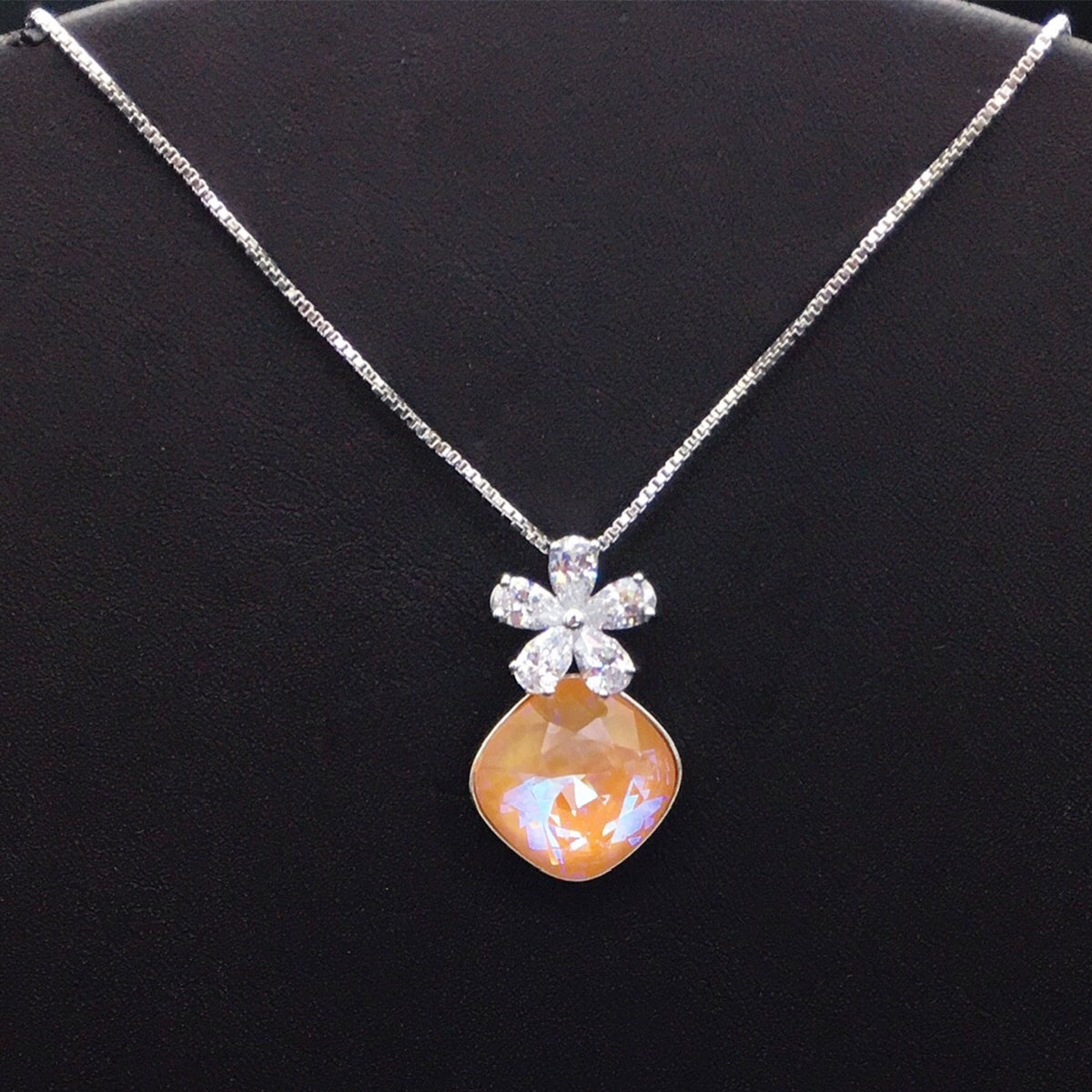 Fashion Flower Austrian Crystal Pendant