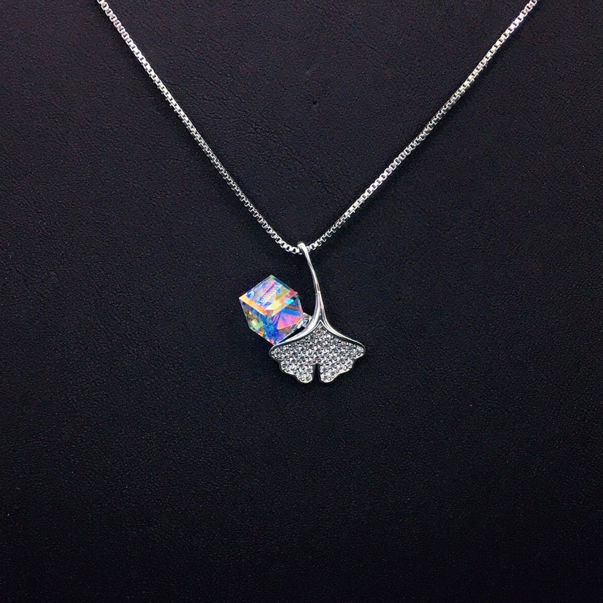 Sparkling Ginkgo Leaf Blue Crystal Necklace for Elegant Daily Wear