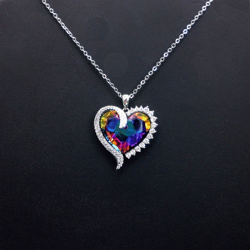 Chic Silver Necklace with Sparkling Iridescent Heart Crystal for Daily Sophistication