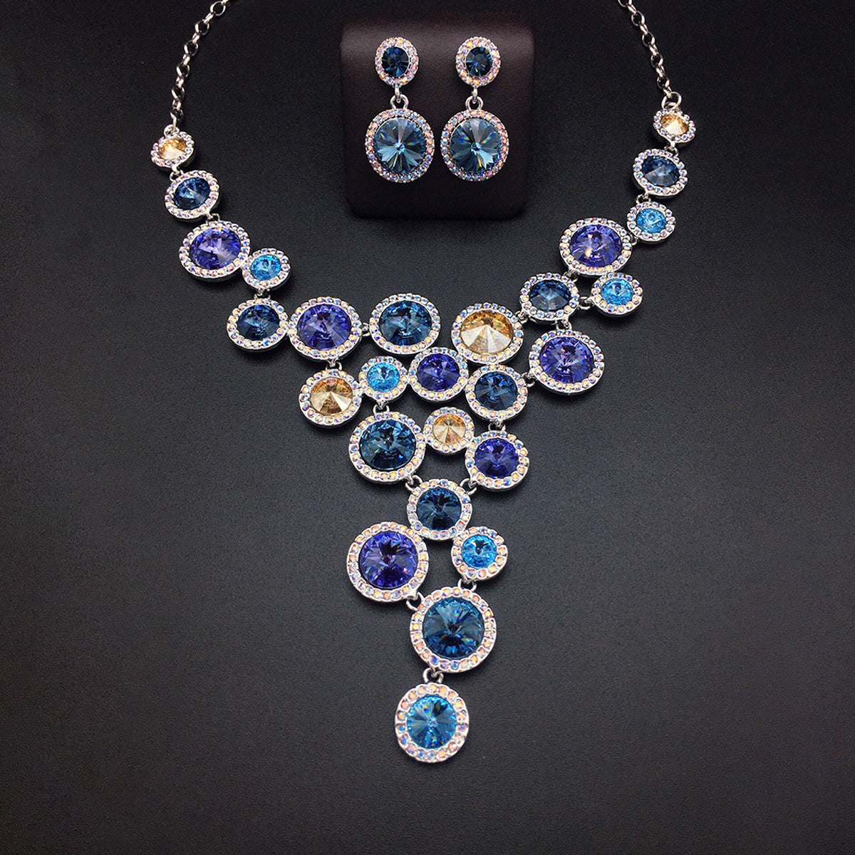 Ensemble collier et boucles d'oreilles pendantes en cristal rond multicolore de luxe