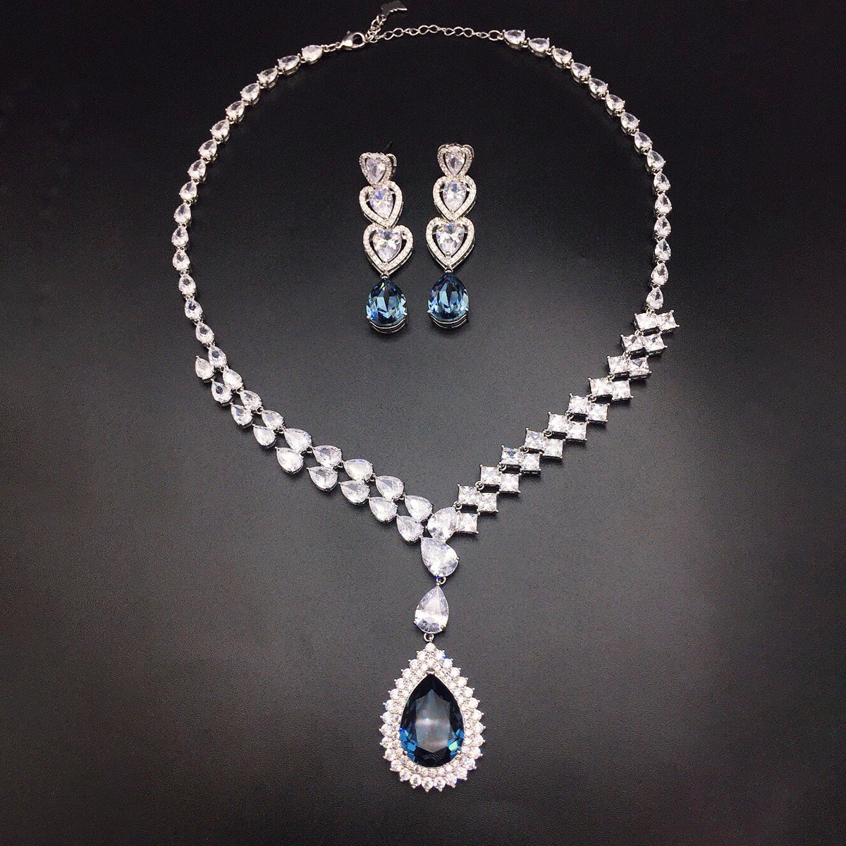 Parure de bijoux de luxe en cristal poire bleu saphir – Collier et boucles d'oreilles élégants