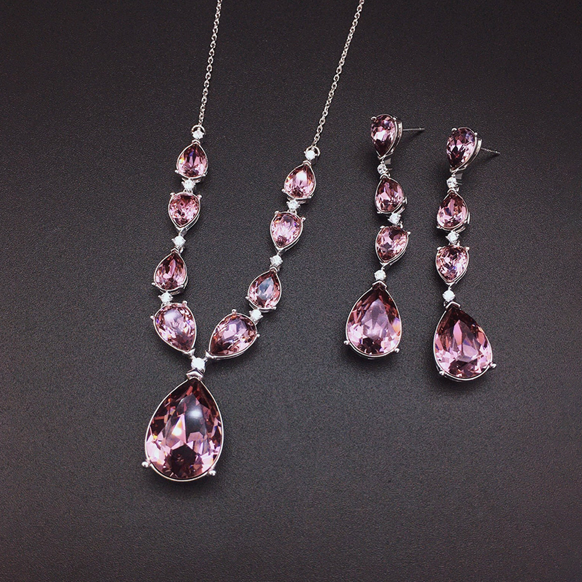 Luxury Emerald Teardrop Crystal Drop Jewelry Set – Necklace & Earrings