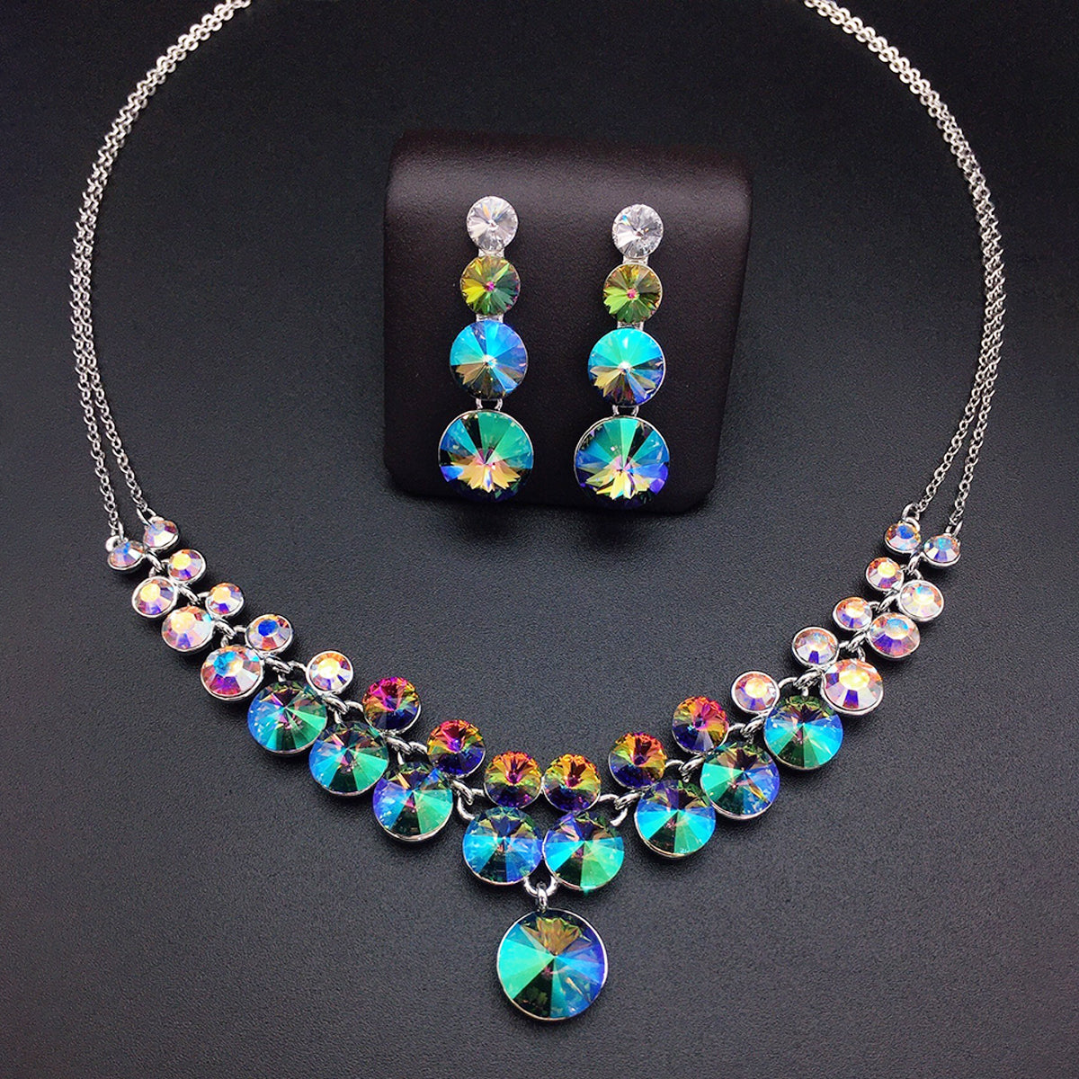 Parure collier imposant et boucles d'oreilles de luxe roses en cristal multicolore
