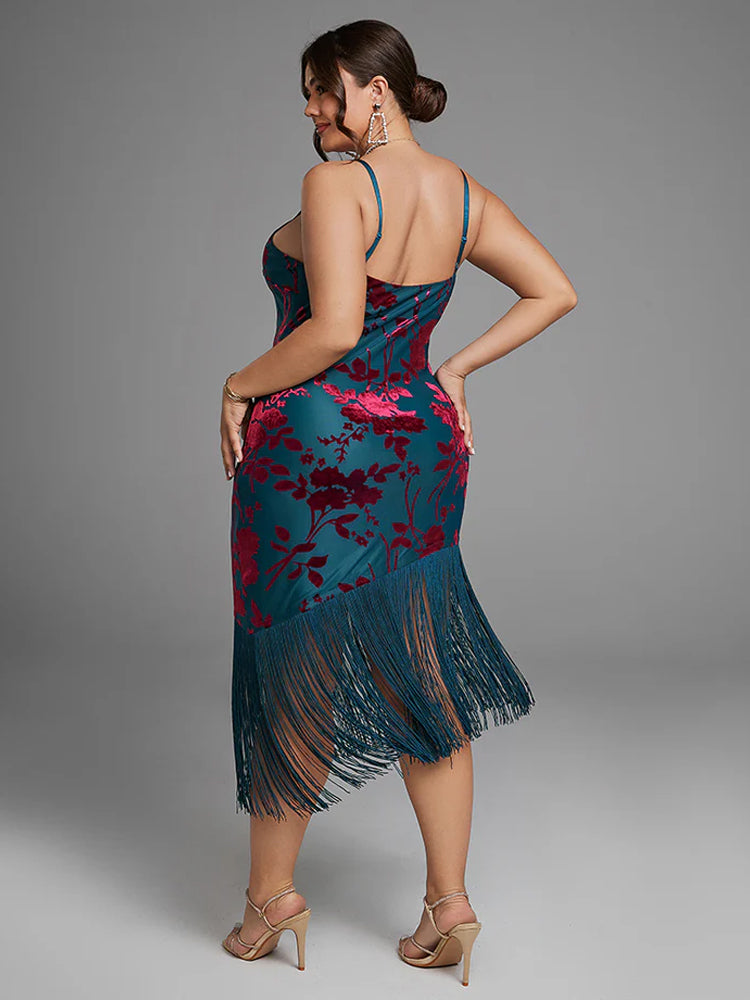 Robe pelucheuse brodée cintrée et tendance