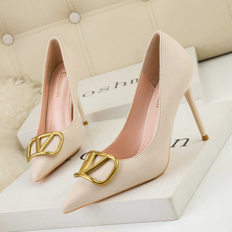 Fashion professional V-shaped square buckle pointed high heels