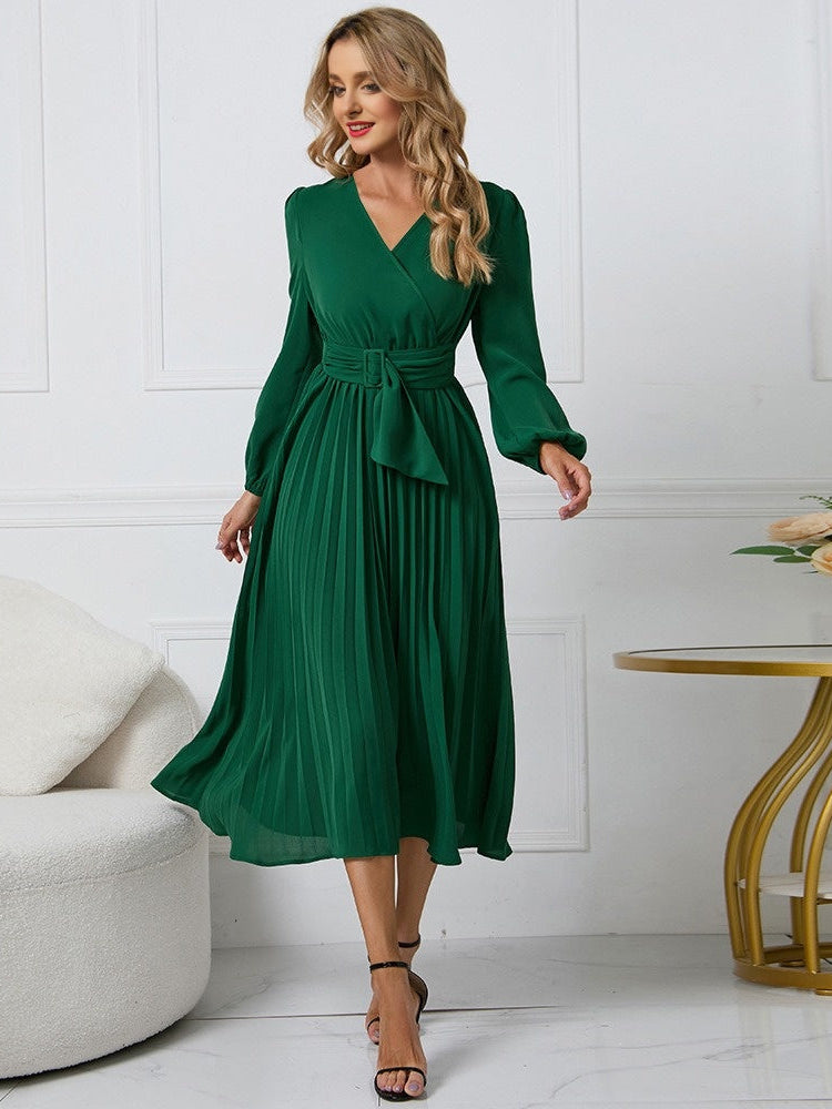 Stylish pleated V-neck long-sleeved dress