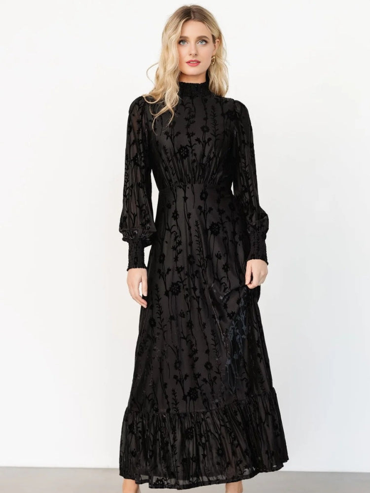 Fashion pleated long-sleeved dress