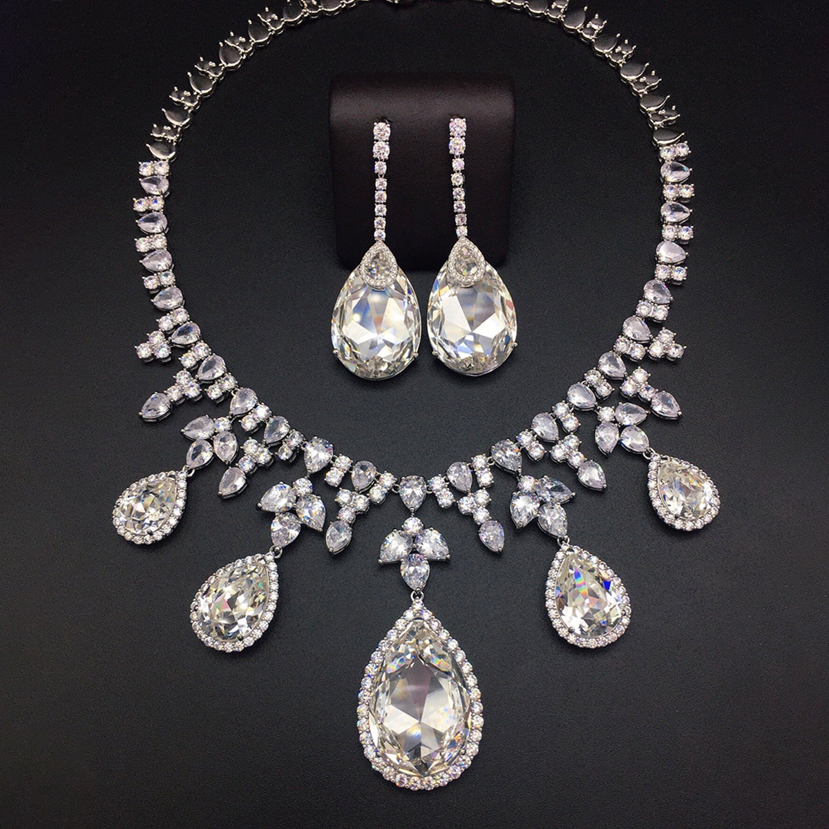 Parure de Bijoux de Gala Goutte de Cristal Saphir Bleu Luxe