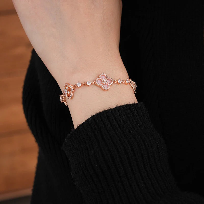 Rhombus four-leaf clover hollow bracelet