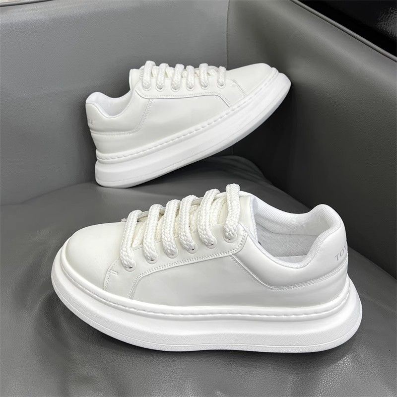 Spring lightweight casual board shoes Running shoes and sports shoes for men