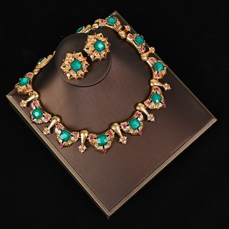 Vintage Geometric Alloy Embossed Green Rhinestone Necklace Set