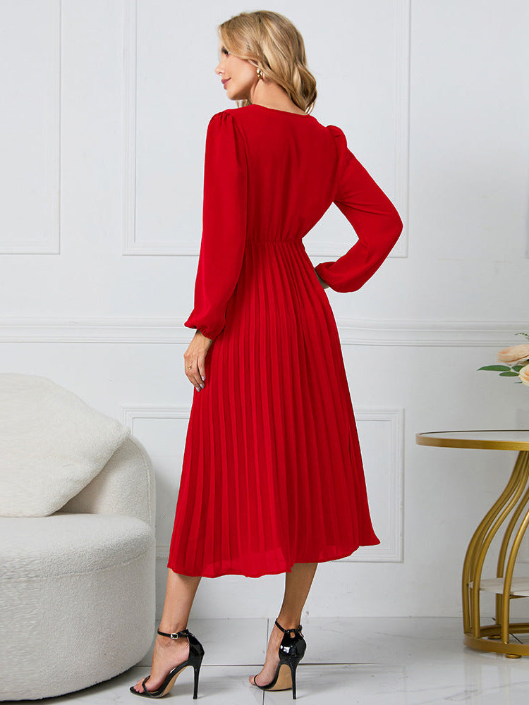 Stylish pleated V-neck long-sleeved dress