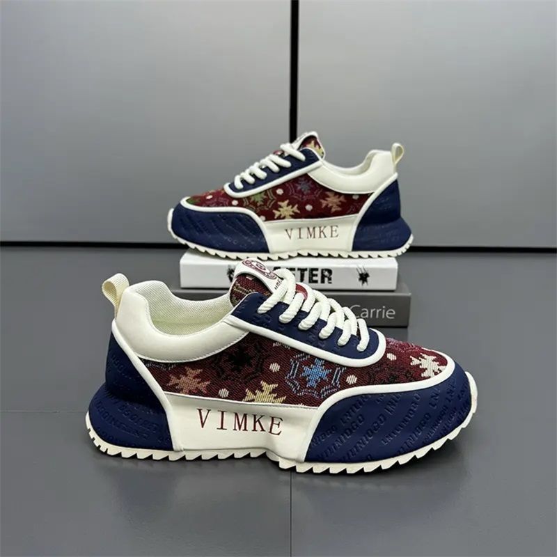 Fashion heightening soft sole non-slip wear-resistant Running shoes and sports shoes for men