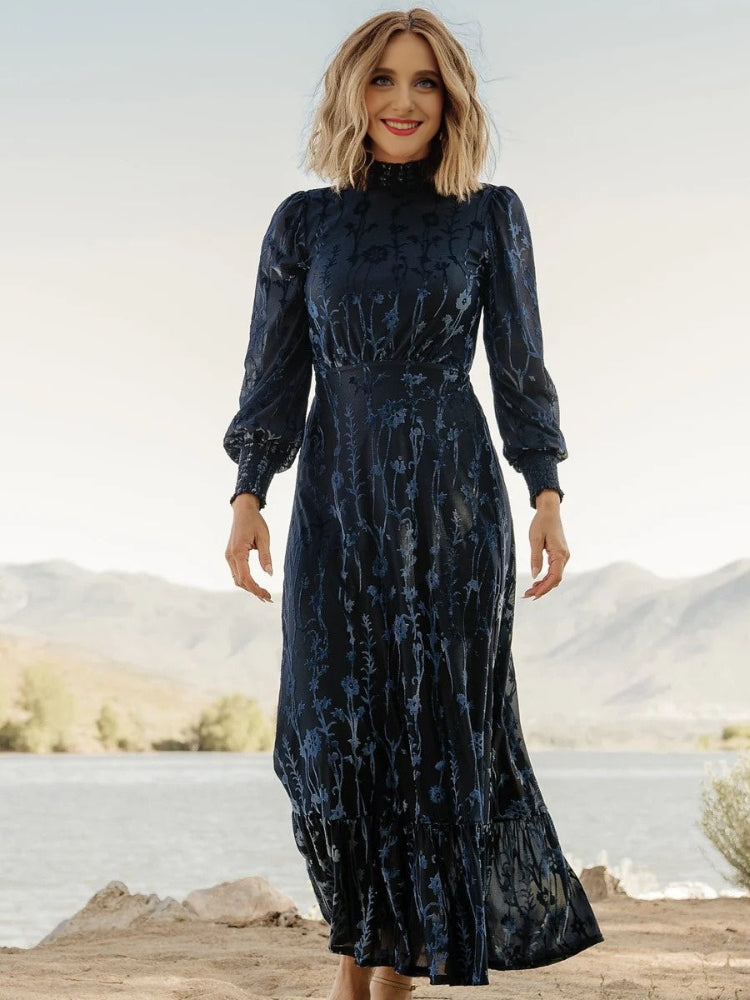 Fashion pleated long-sleeved dress