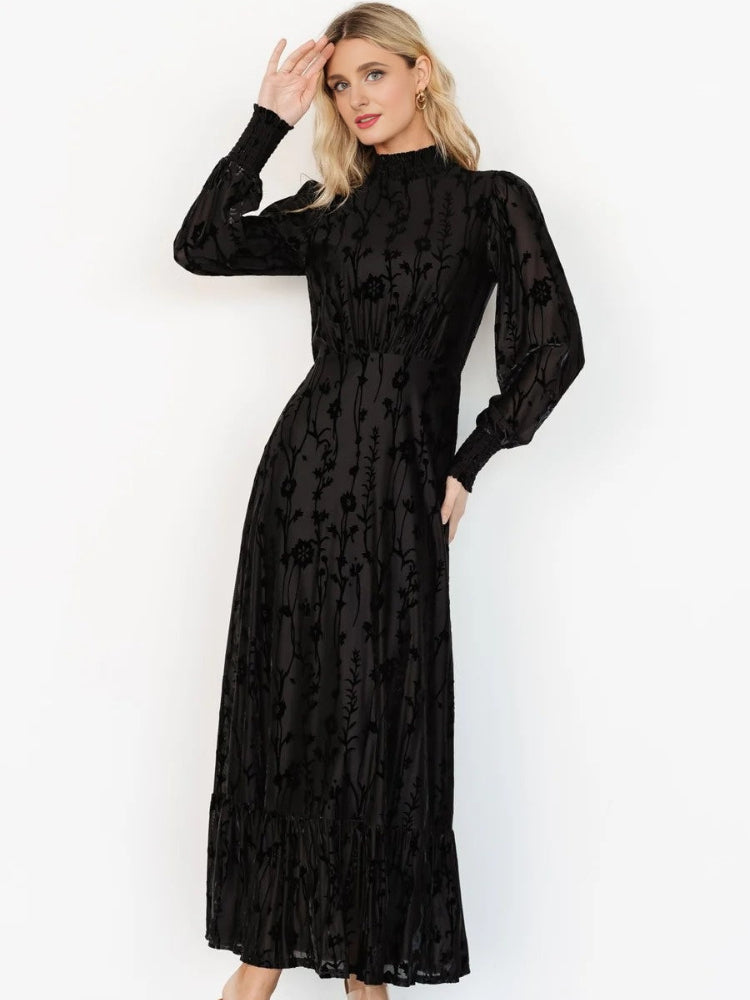 Fashion pleated long-sleeved dress