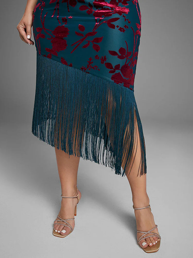 Robe pelucheuse brodée cintrée et tendance