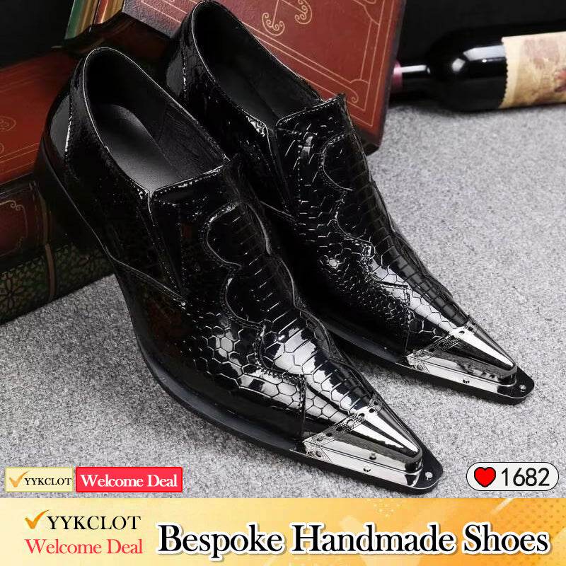 Black pointed men's dress shoes business shoes
