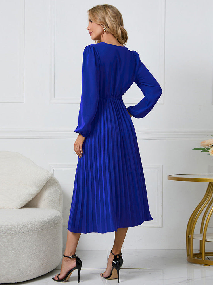 Stylish pleated V-neck long-sleeved dress