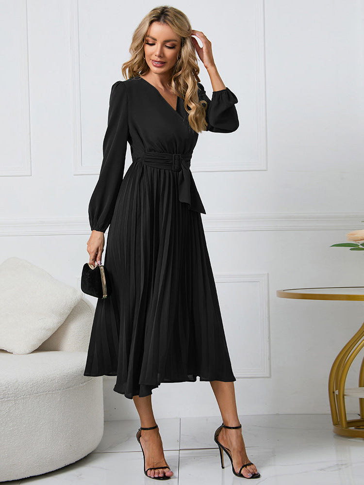 Stylish pleated V-neck long-sleeved dress