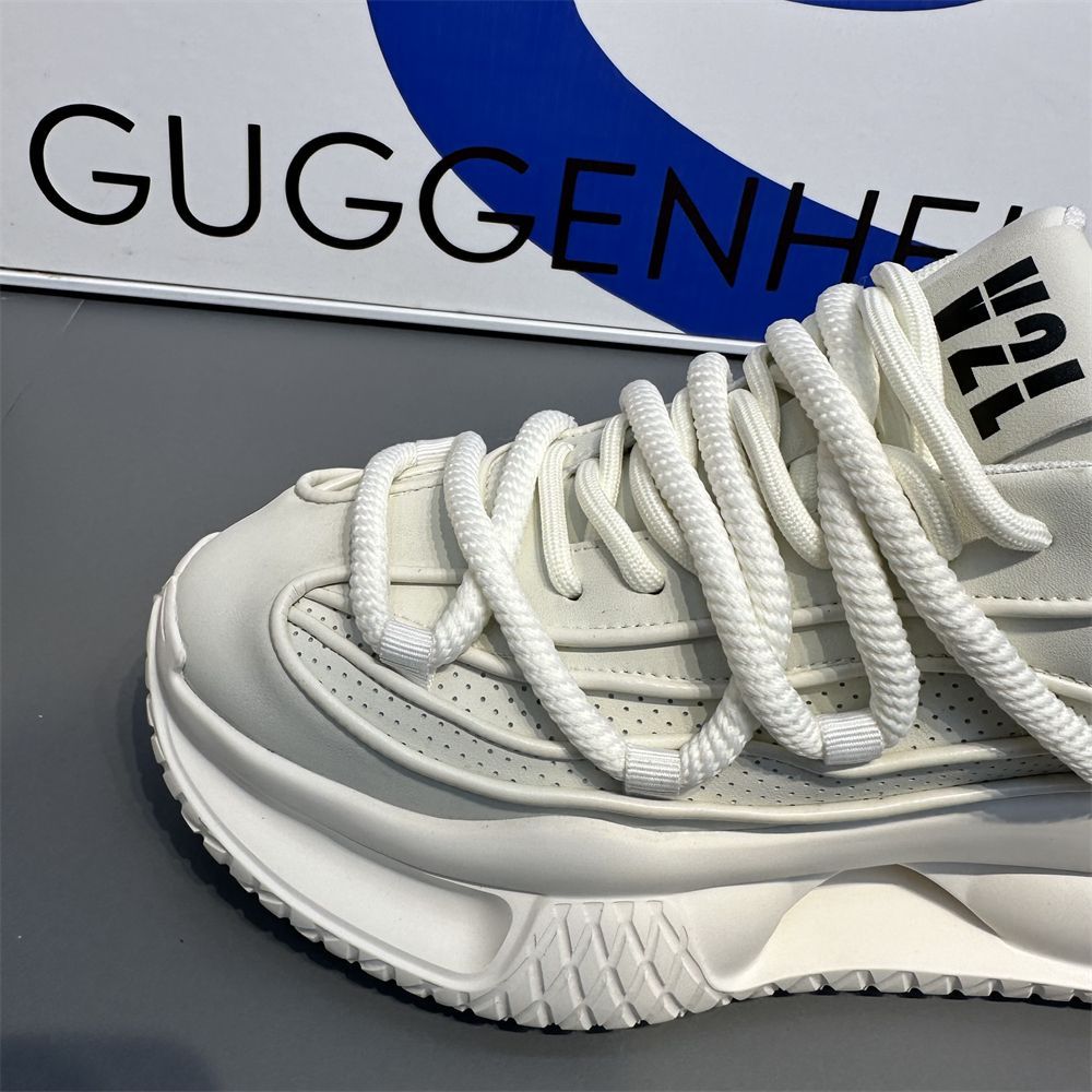 Fashion thick-soled wear-resistant casual sports shoes