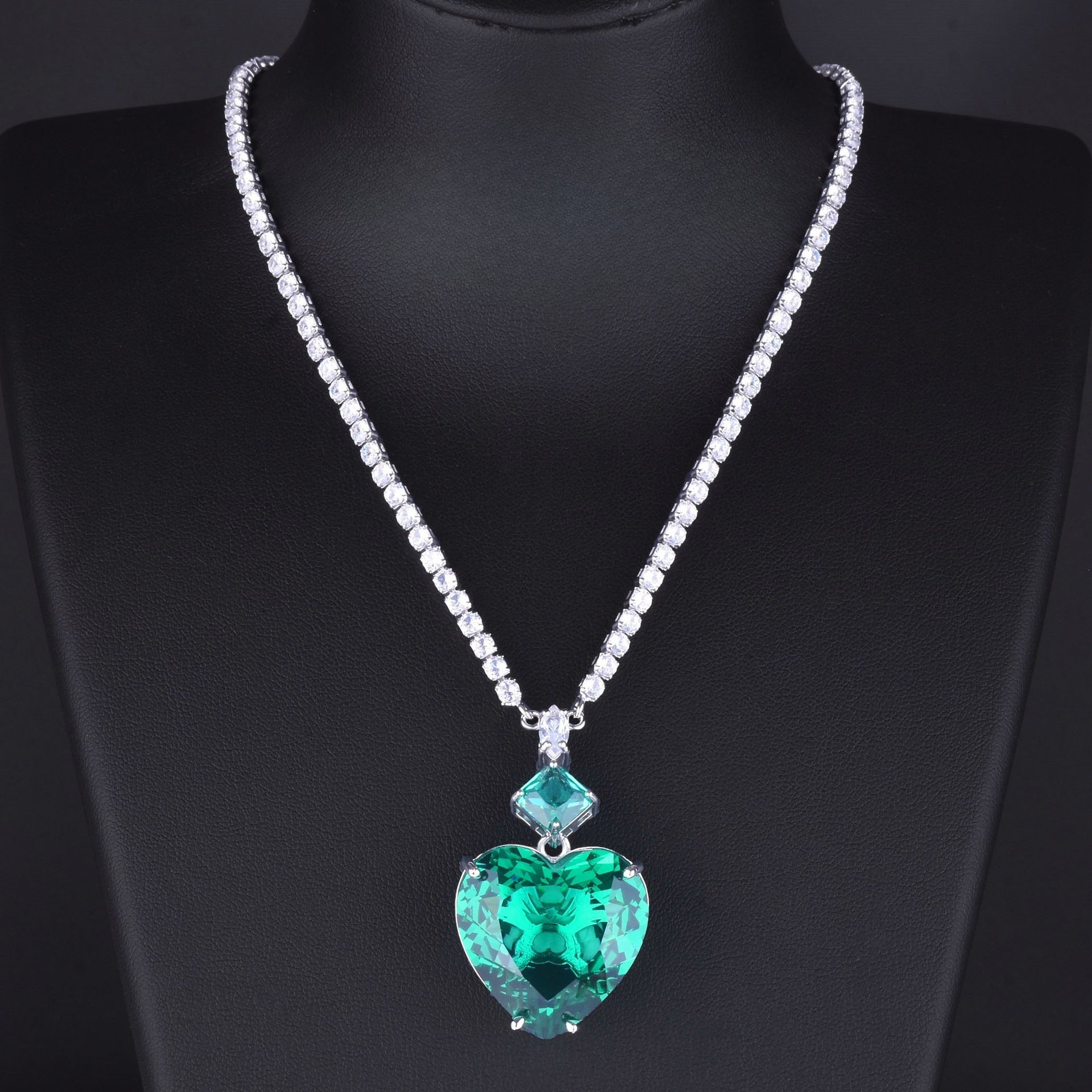 Heart of the Ocean Sapphire Treasure Set