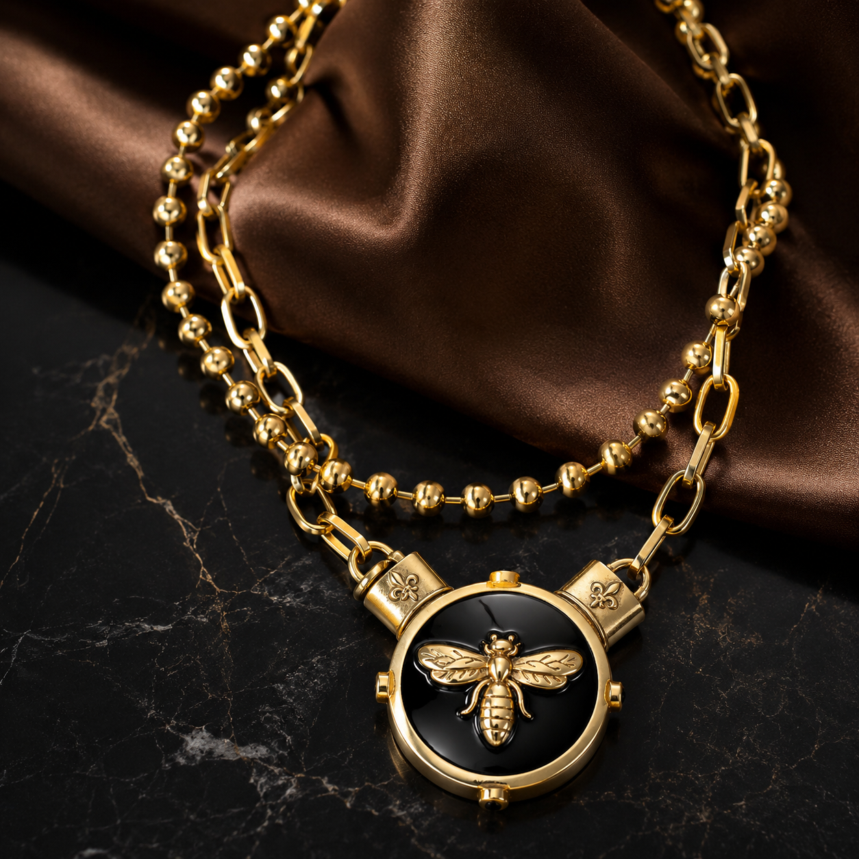 Collier Pendentif Abeille Vintage Luxe pour Femme