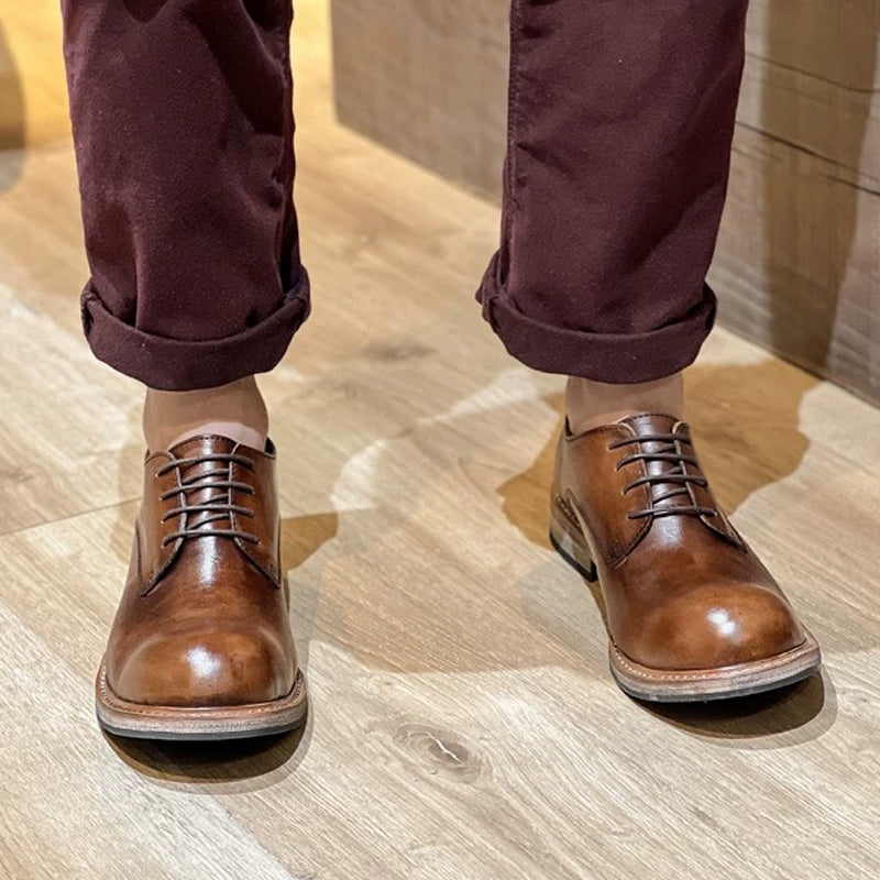 Brown lace-up British men's casual shoes