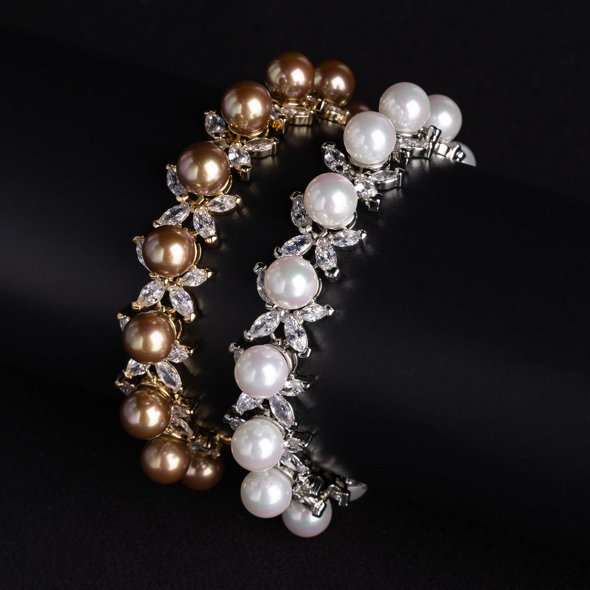 Elegant Pearl Bracelet with Crystal Leaves – Luxury Jewelry Gift for Her