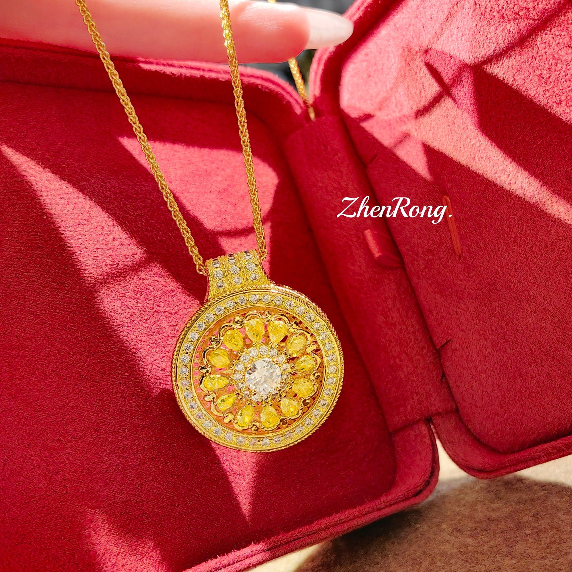 Collier Médaillon Cristal d'Inspiration Vintage