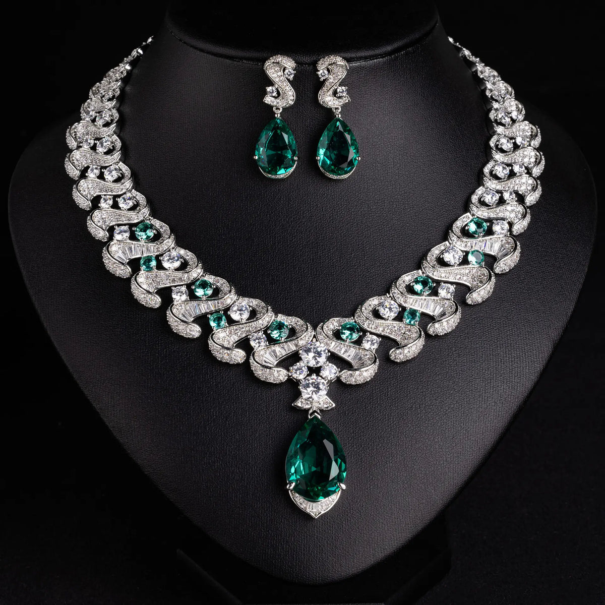 Luxury Ruby Red Teardrop Necklace Set for Women – Vintage Crystal Statement Jewelry with Matching Earrings