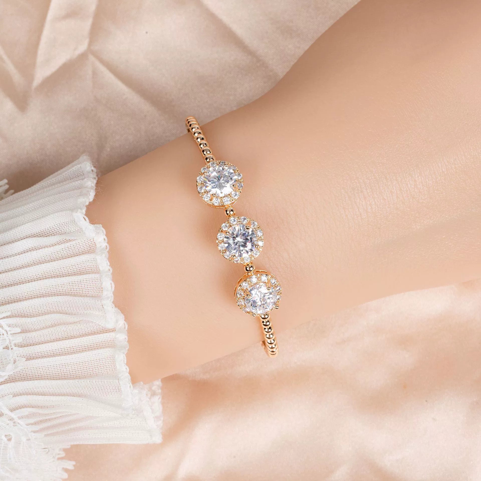 Stylish gold zircon bracelet