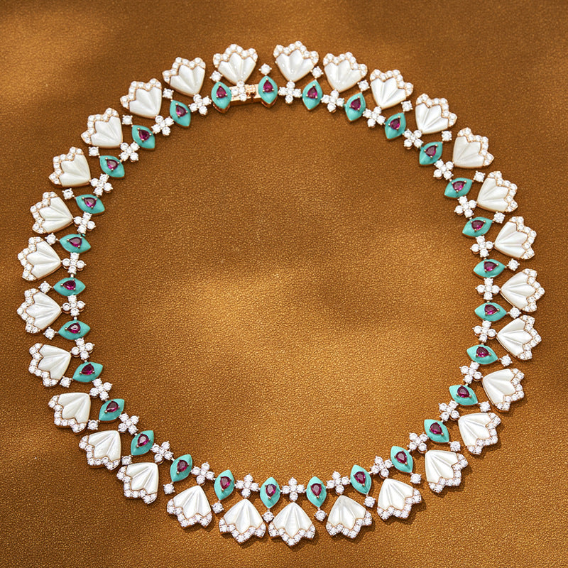 Original design gold-plated white shell cat claw necklace