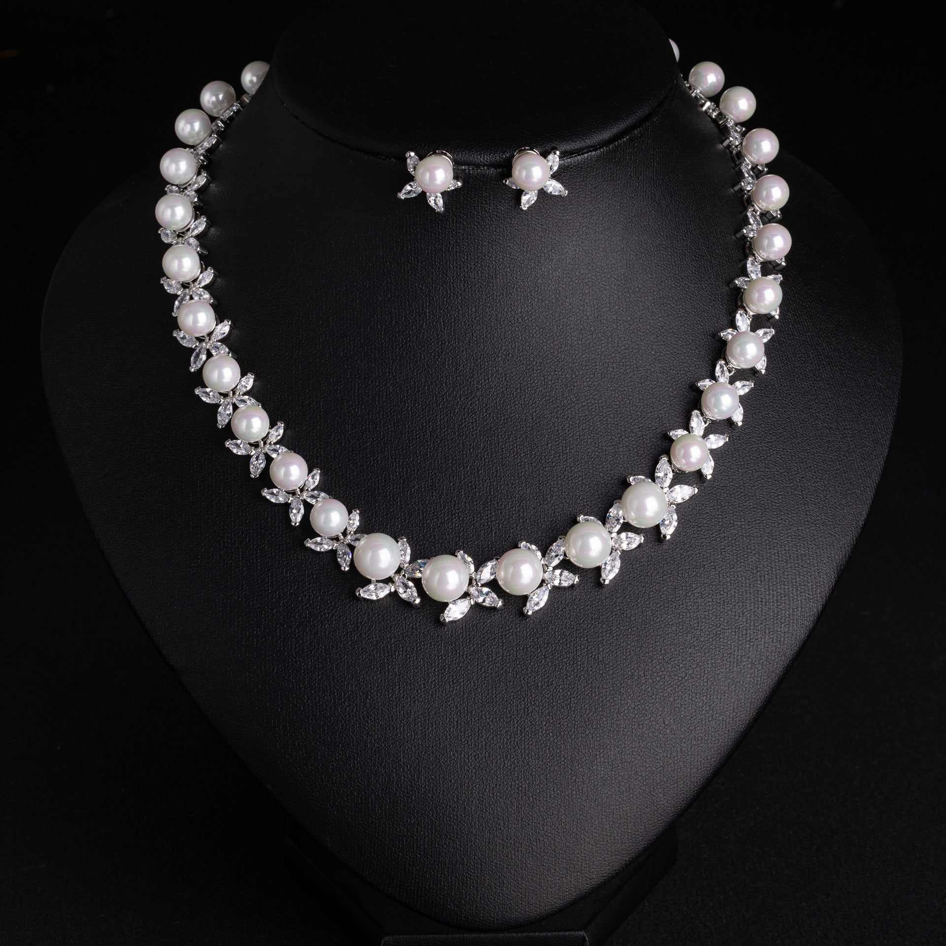 Luxury Gold Pearl Jewelry Set – Sparkling Crystal Necklace Earrings Bracelet