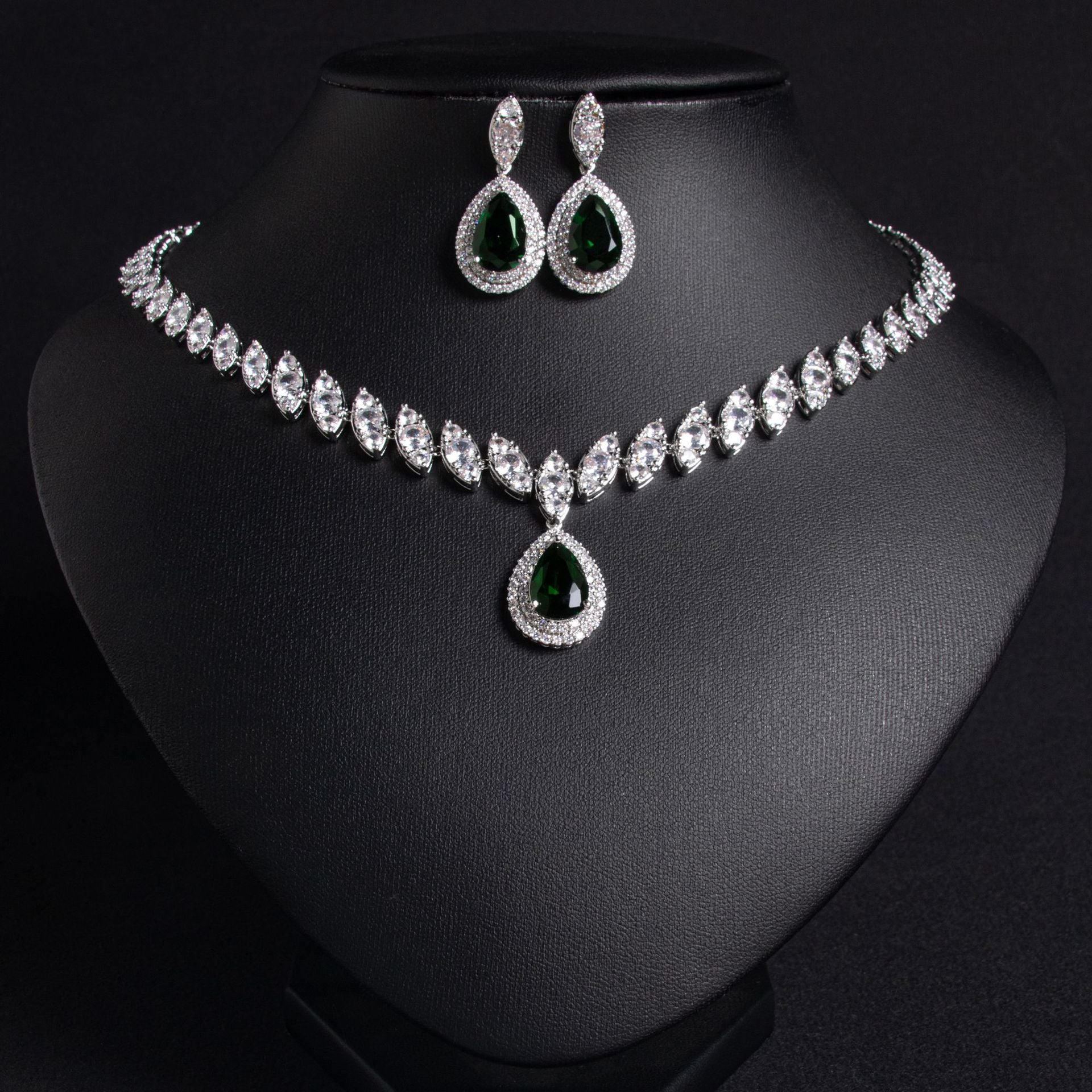 Luxury Red Crystal Teardrop Jewelry Set – Elegant Bridal Style