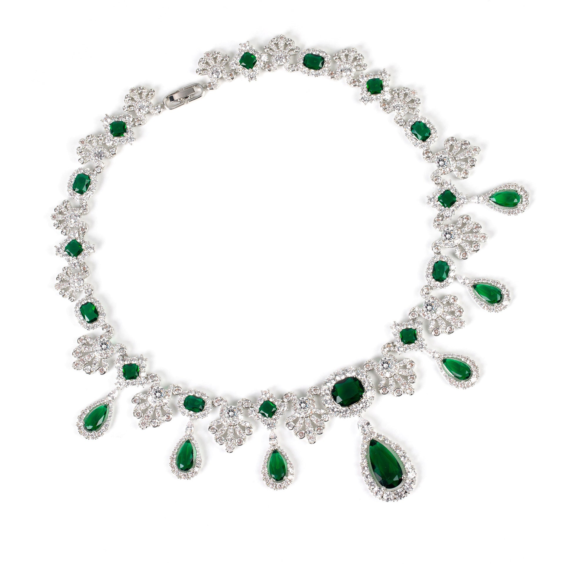 Ensemble collier et boucles d'oreilles goutte d'eau diamant de luxe pour l'industrie lourde