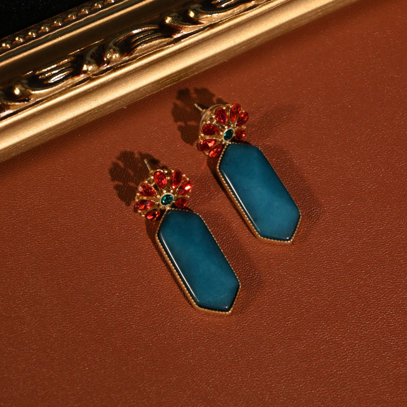 Vintage red flower rhinestone stud earrings